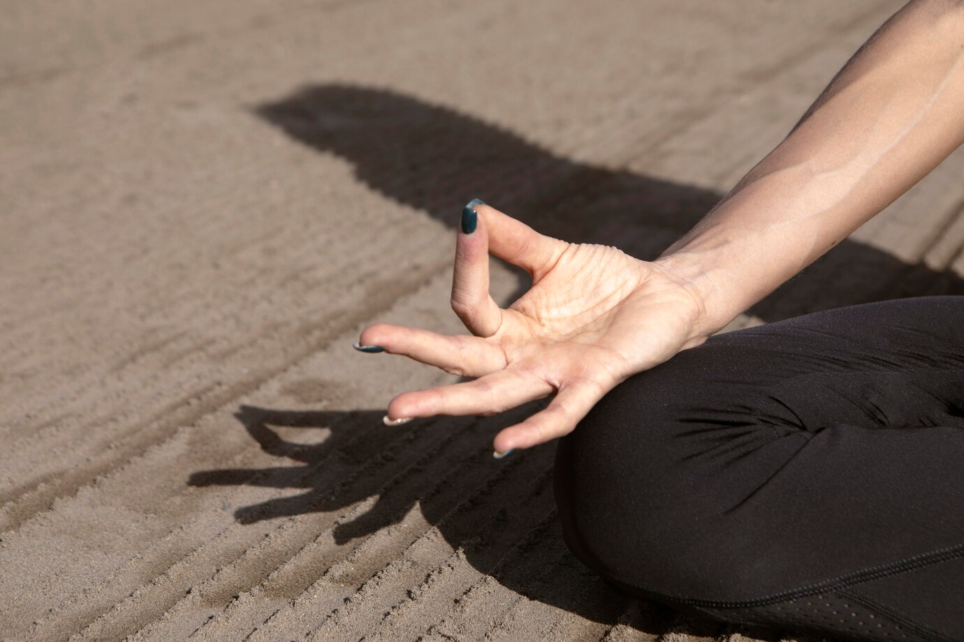 Положение рук во время медитации